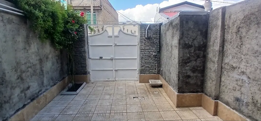 اجاره خانه ویلایی ۲خواب ۱۳۰ متری باهنر کوی۲۳