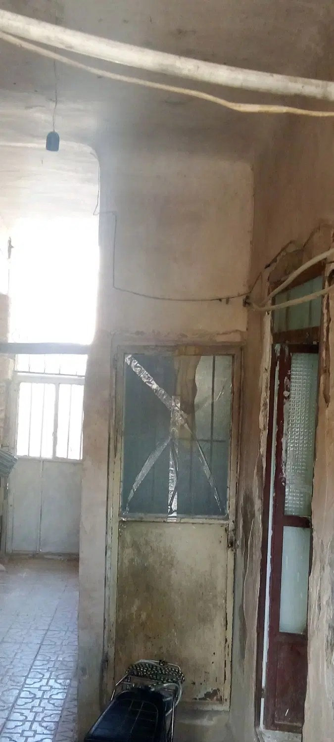 خانه کلنگی با مغازه
