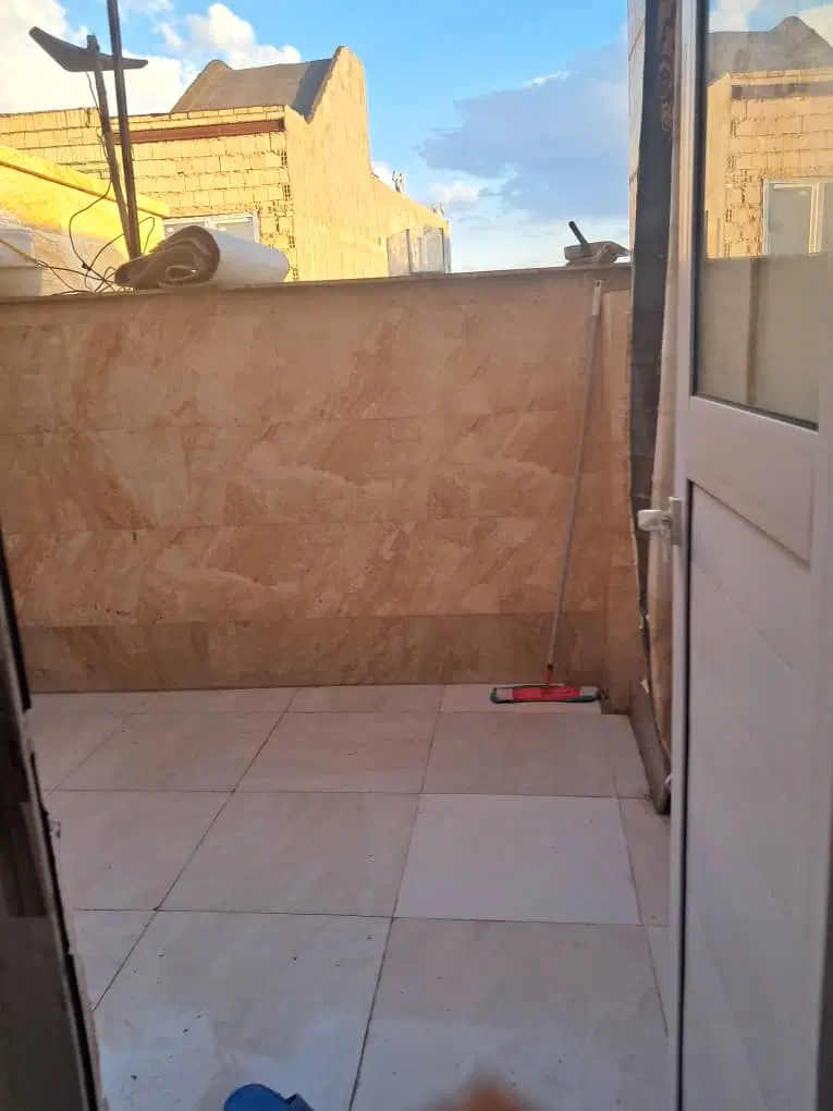 طبقه سوم بالا همکف ۷۰متری وکیل اباد پیش فروش
