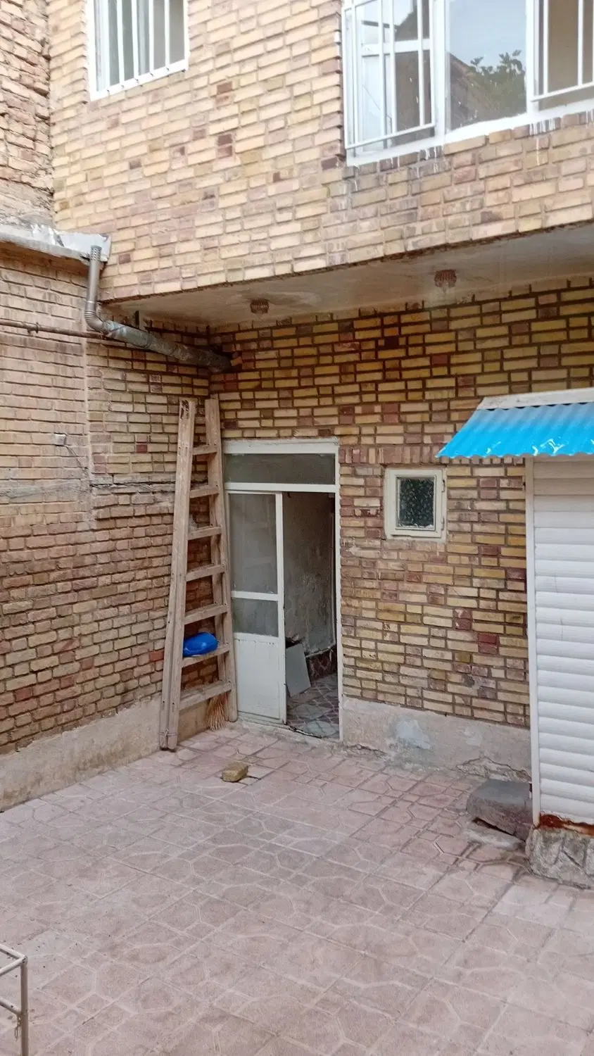 حیاط100متردارایی چهارم