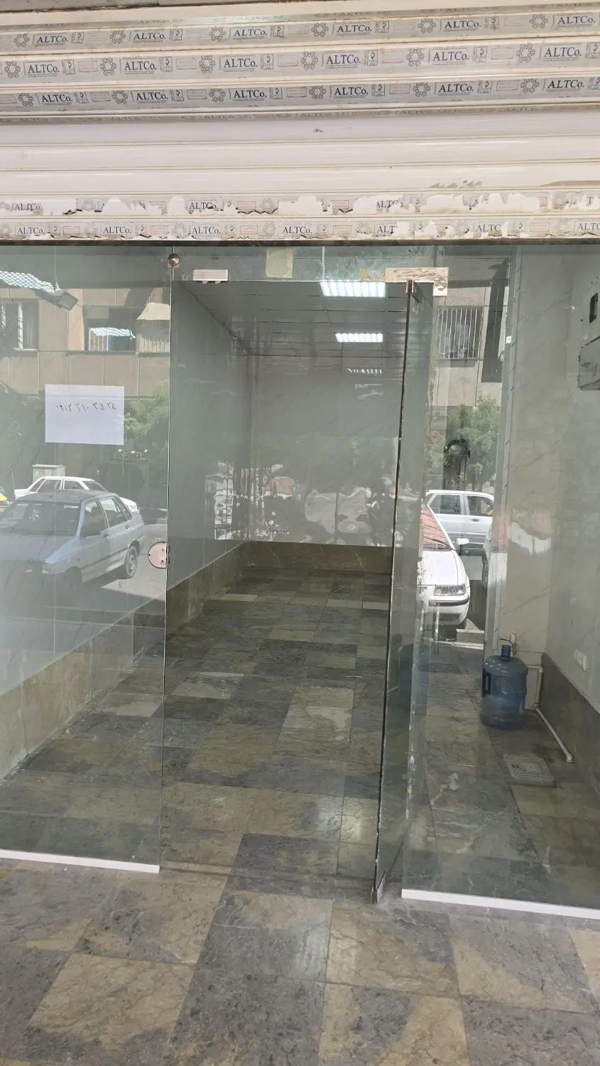 مغازه ۳۰ متری بر خیابان مهر اور۲