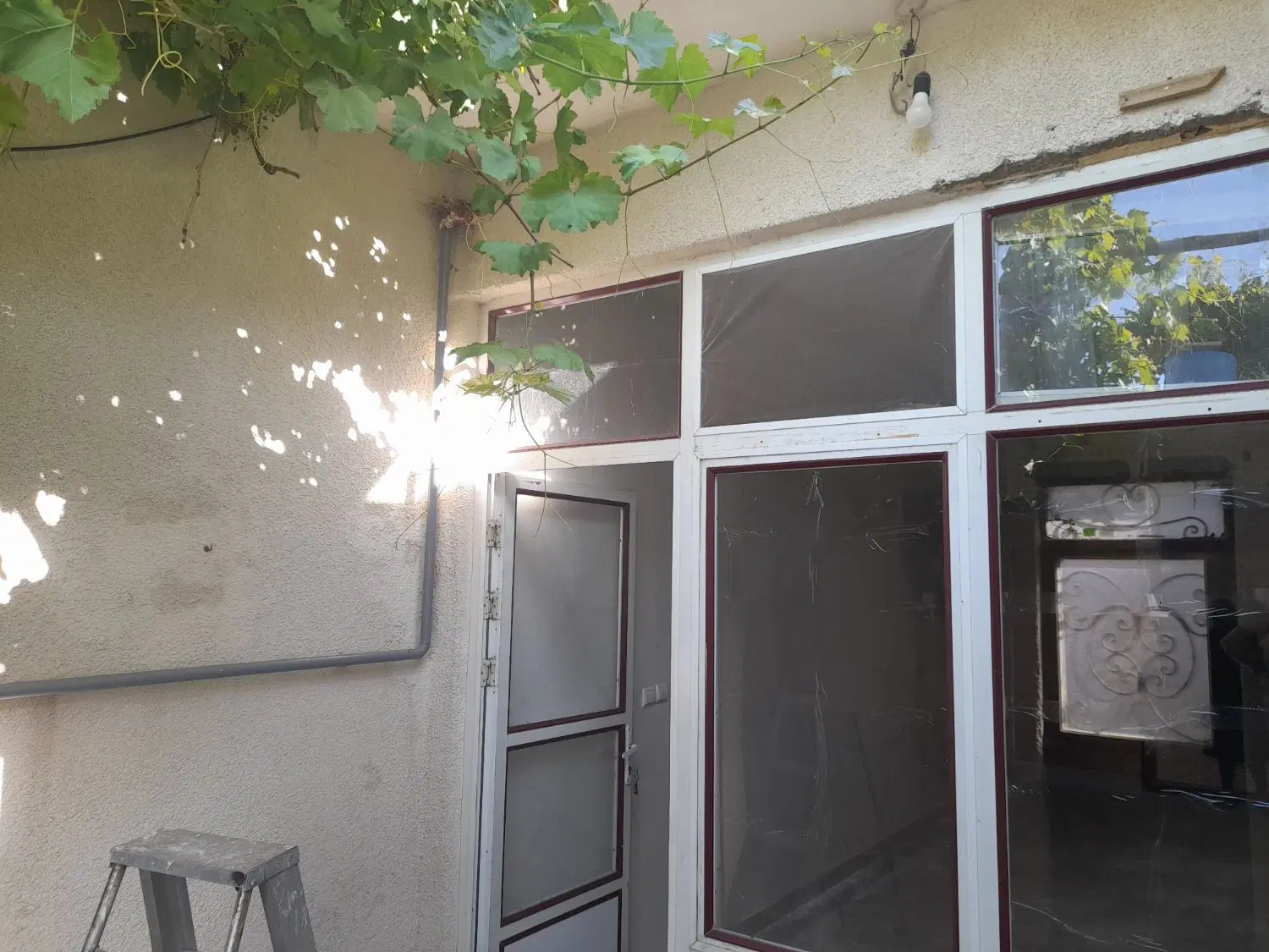 حیاط ۷۰متریدر اناخاتون