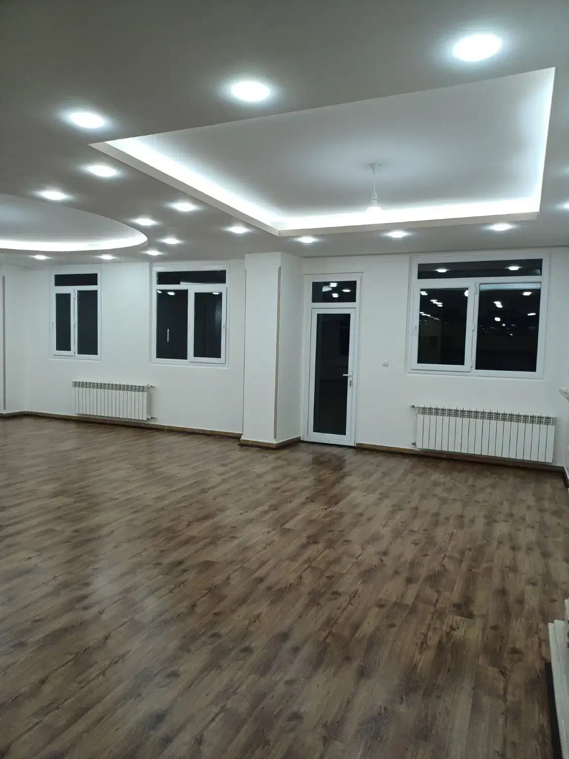 ۲۷۰ متری ۴ خوابه تاپ و مناسب خاص پسندان