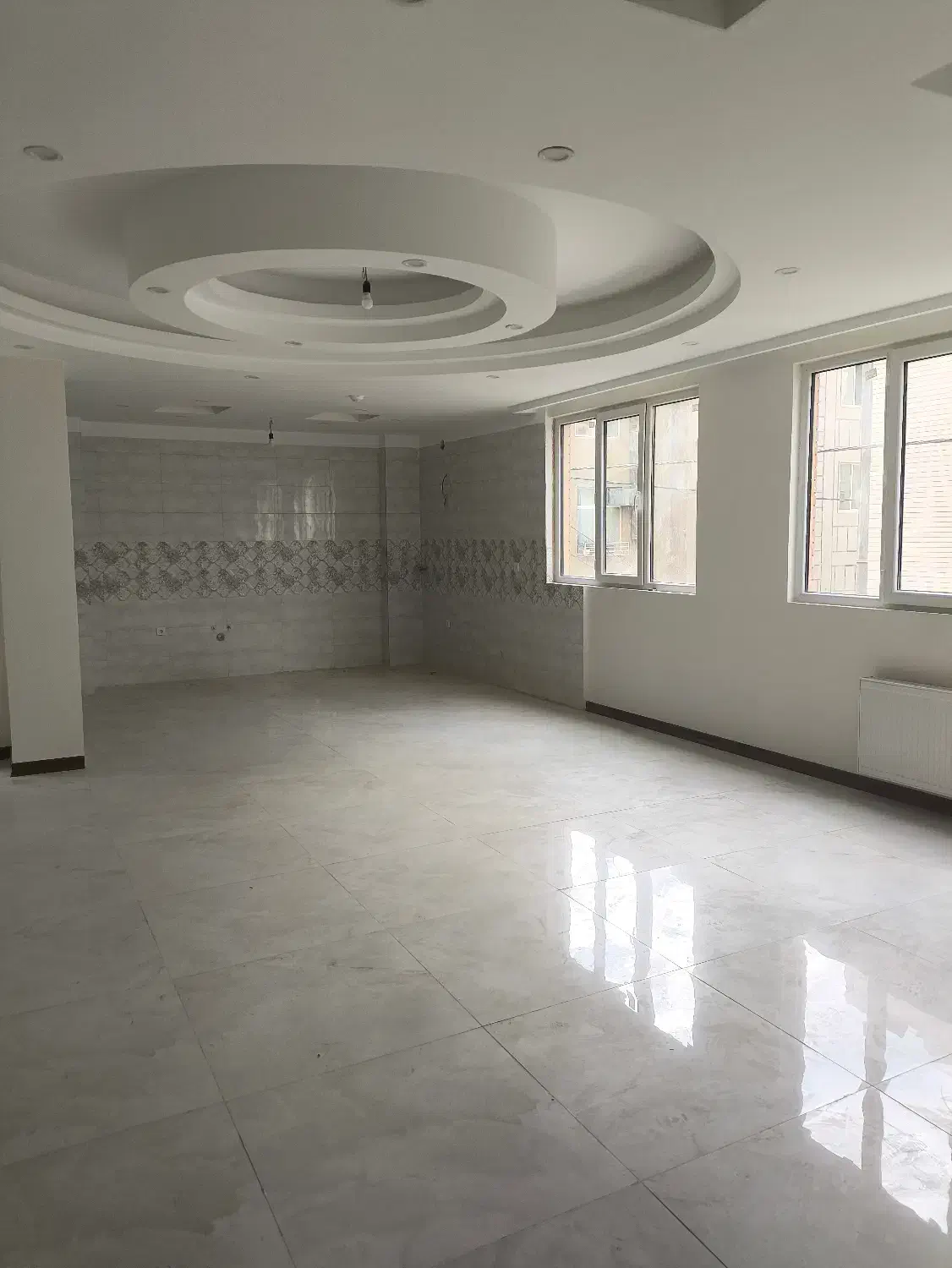 83متر اسکندری_آسانسور دار_تاپ لوکیشن_غرق نور_تخلیه