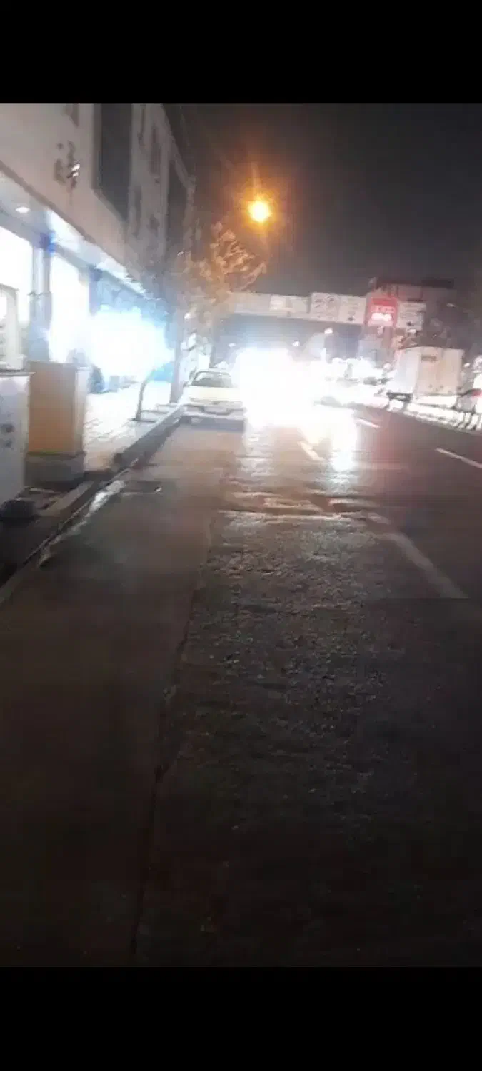 فروش 1000 متر ملک تجاری مسکونی بر انقلاب پل چوبی