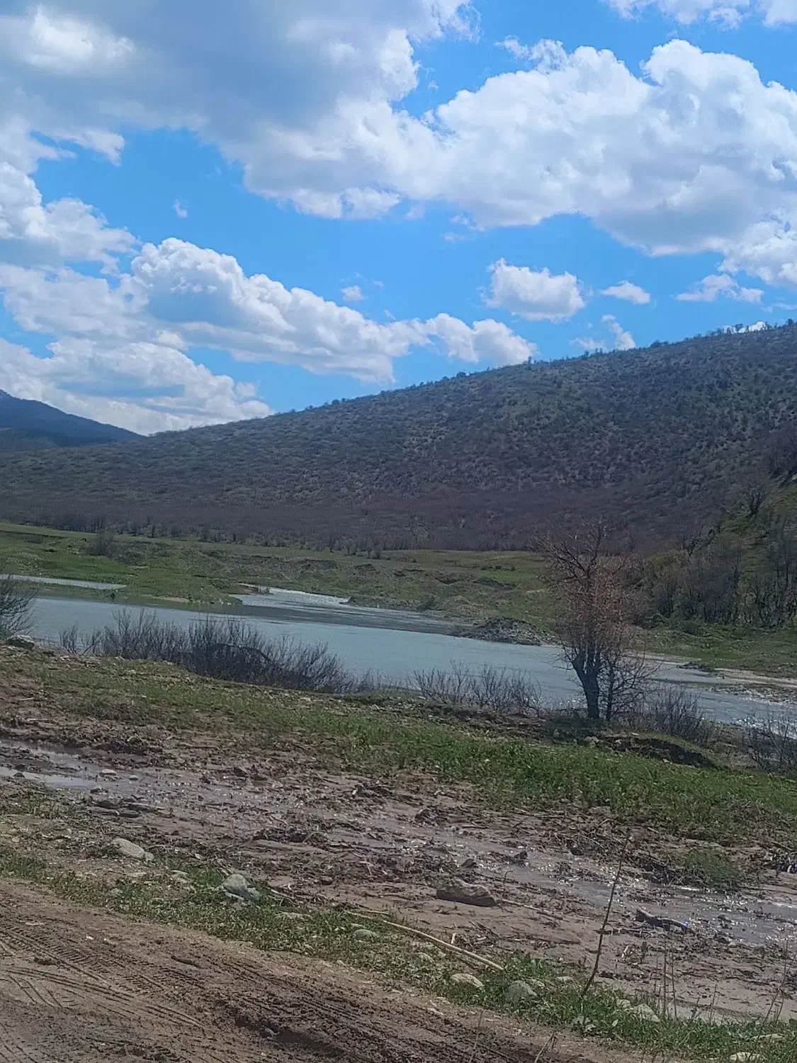 خانه دو طبقه ۹۹ متری محدوده میدان ناری