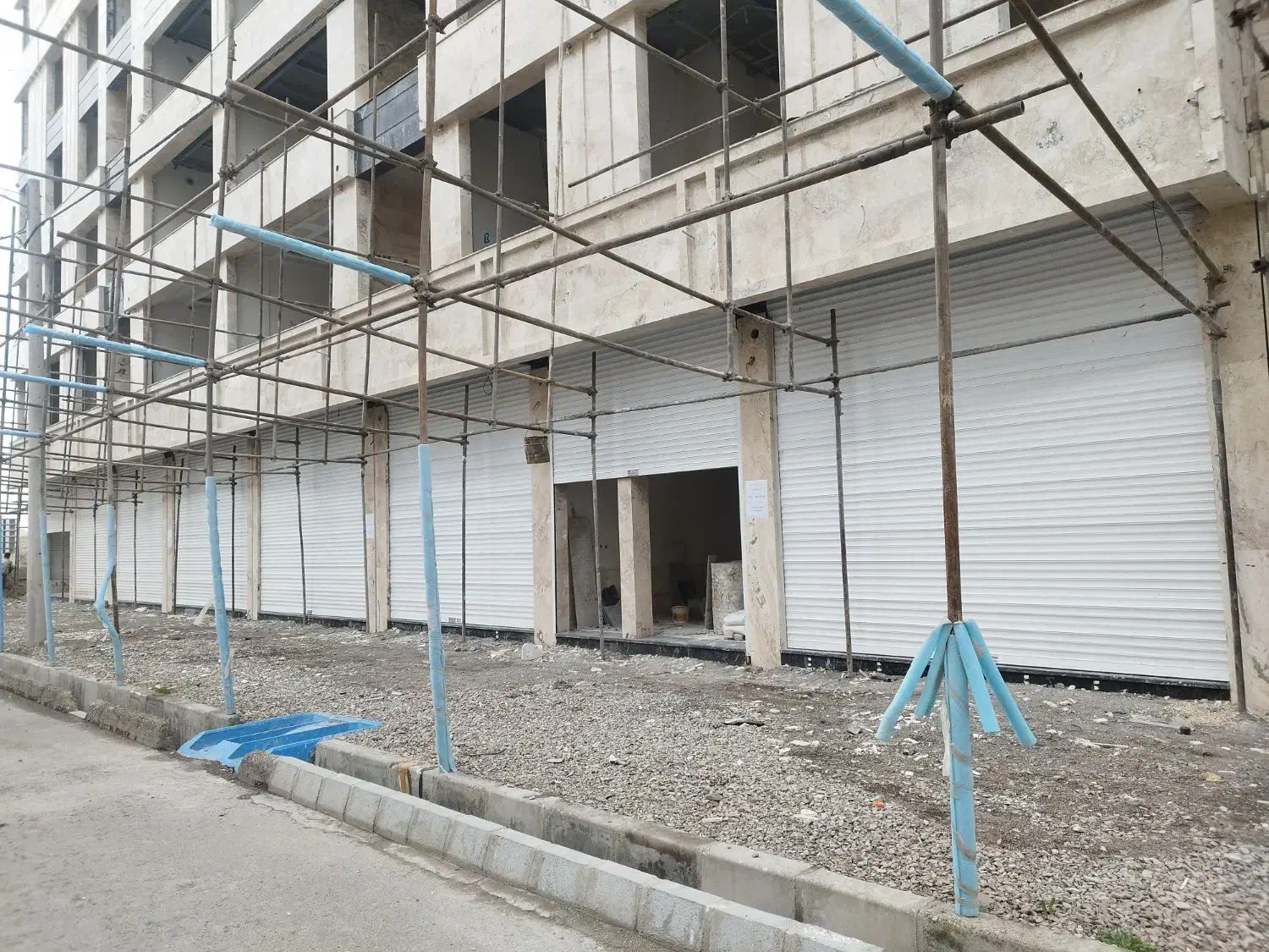 تجاری ۷۳متری _۴۶ متری_ عصمتیه