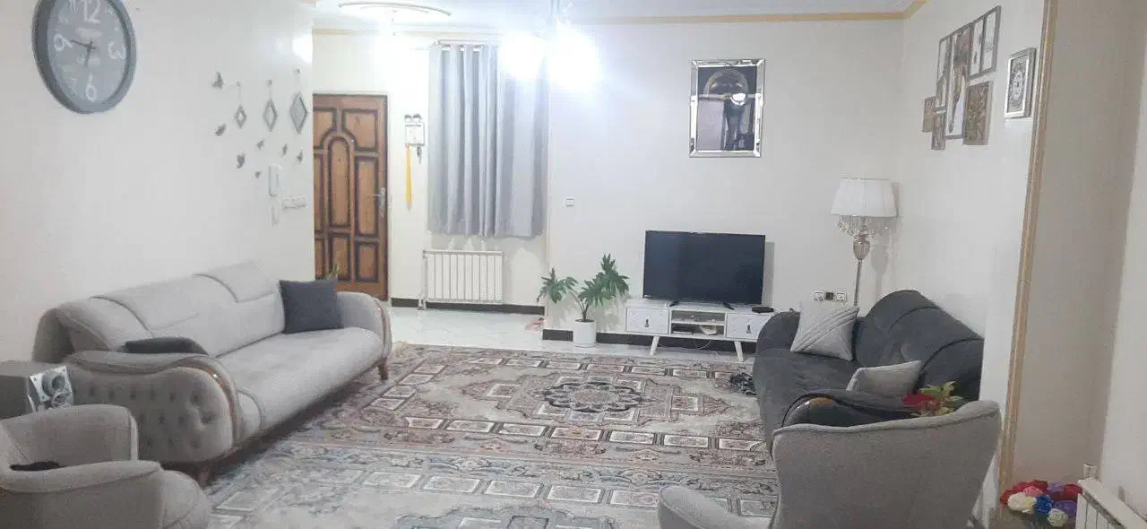 ۸۲ متر دو خواب طبقه ۱_۵ پارکینگ سندی