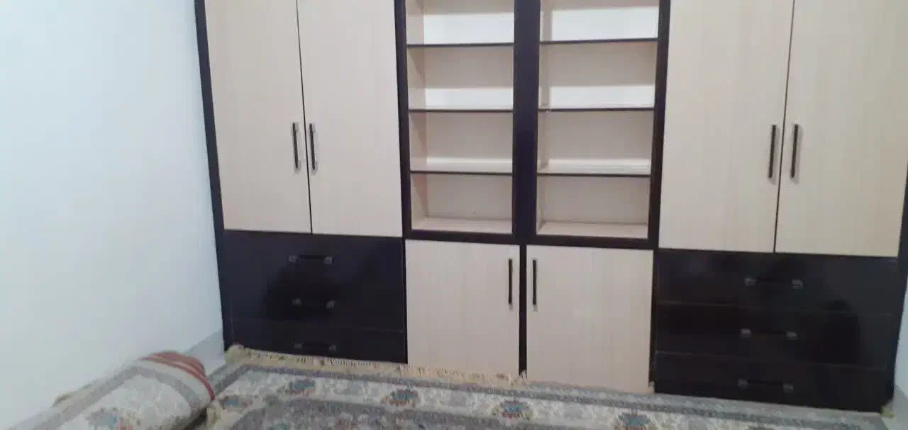 کوی ارتش ، ایثارها ، طبقه بالا