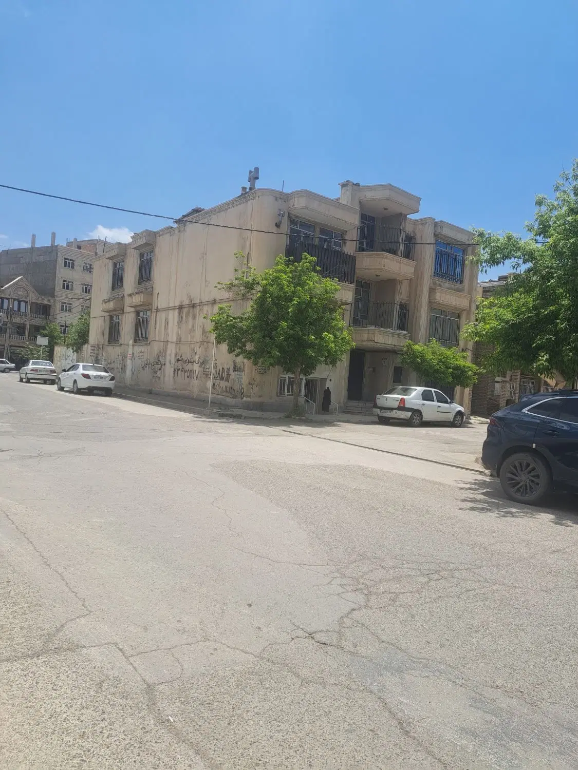 اجاره ساختمان ویلایی ۴۰۰متربهروش