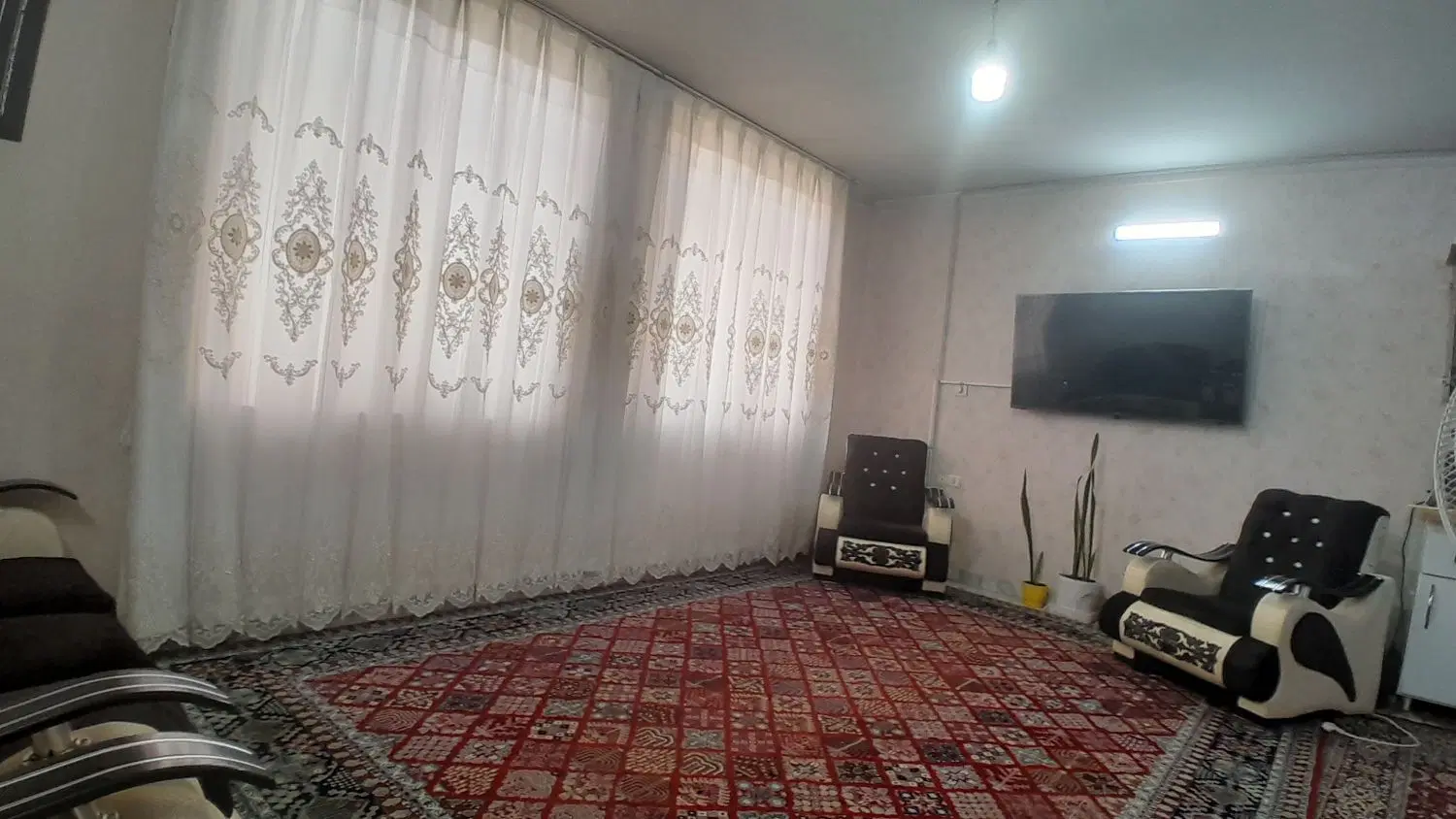 ۷۸متری (رهنی )پارکینگ اختصاصی غرق نور