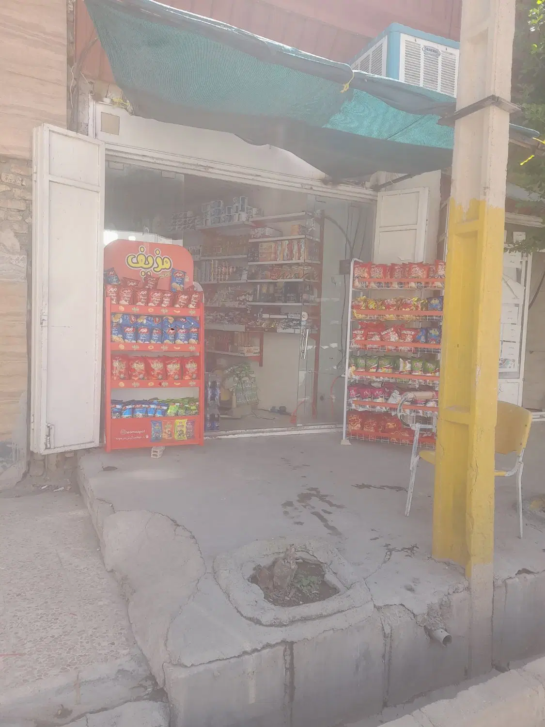 یک باب مغازه ۱۸ متری خیابان ایران زمین
