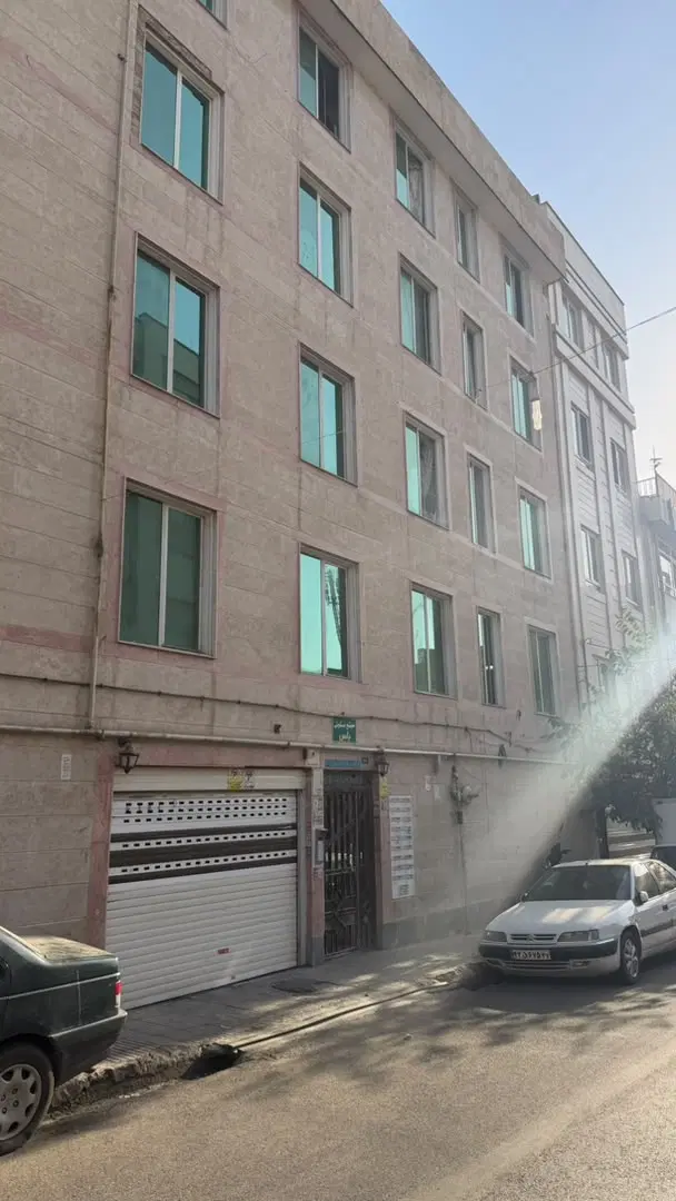 افسریه خیابان ۲۵ نور فراوان۵۲ متر خوش نقشه