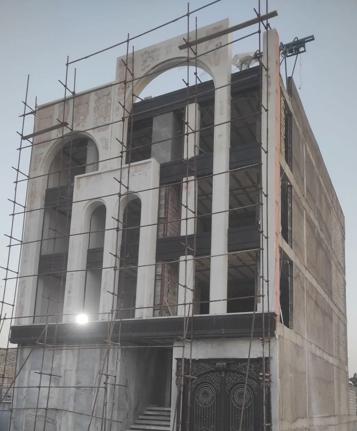 واحد ۱۲۵ متری دو خواب فاز یک صدرا
