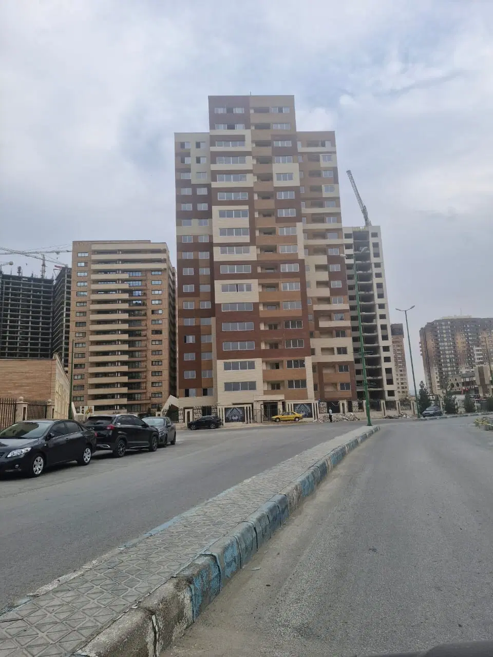 آپارتمان ۱۸۵ متری شرکت نفت ۴ خواب