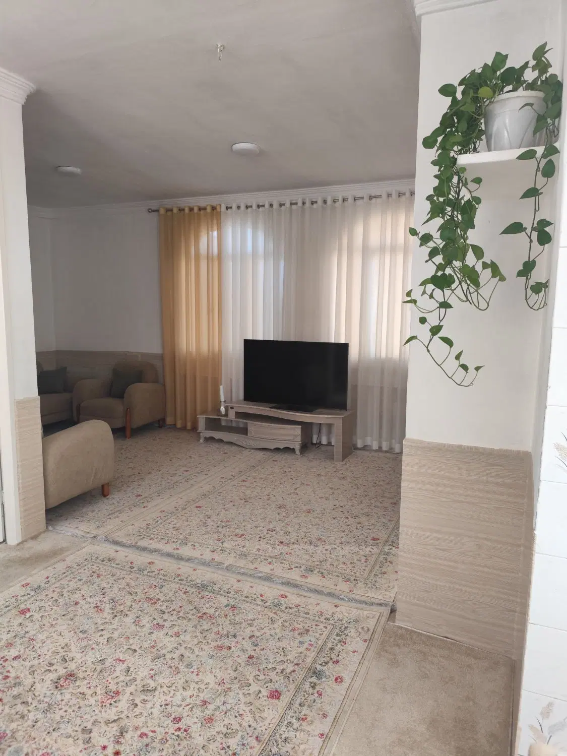 فروش منزل ۹۰ متری طبقه دوم + بهارخواب ۴۰ متر