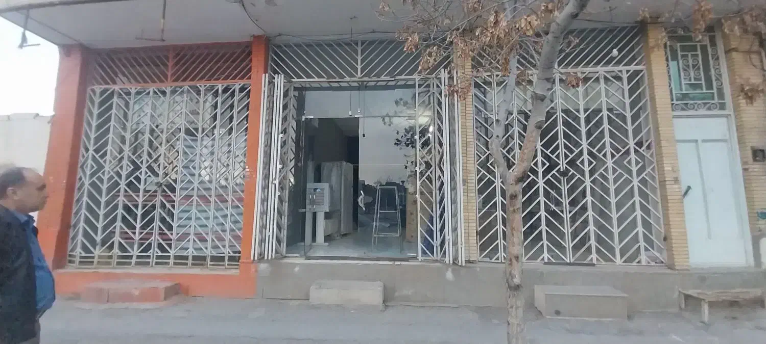 ۲۴مترمغازه تجاری