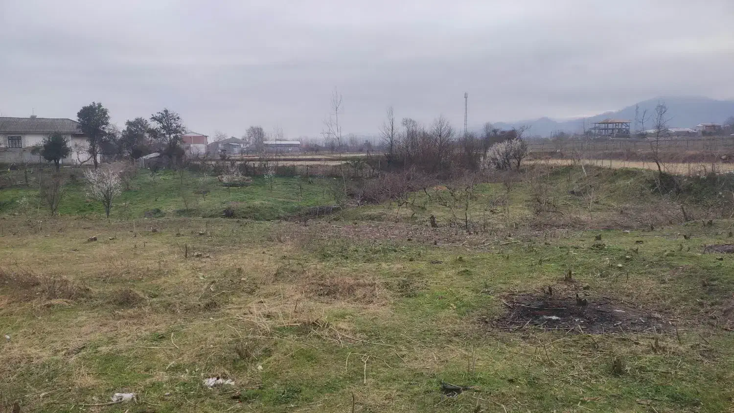 دو قطعه 330 متری کنار هم در روستای ساحلی