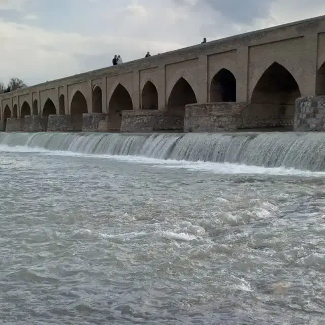 زمین با پروانه سه طبقه وپروانه(کهندژ)