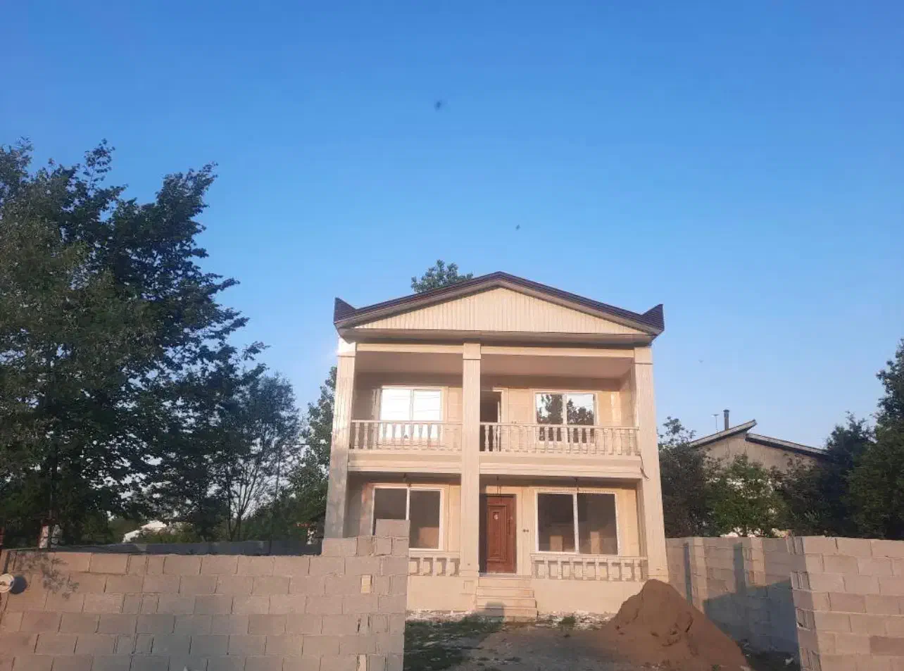 ویلای دوبلکس نوساز ۲۰۰ متر