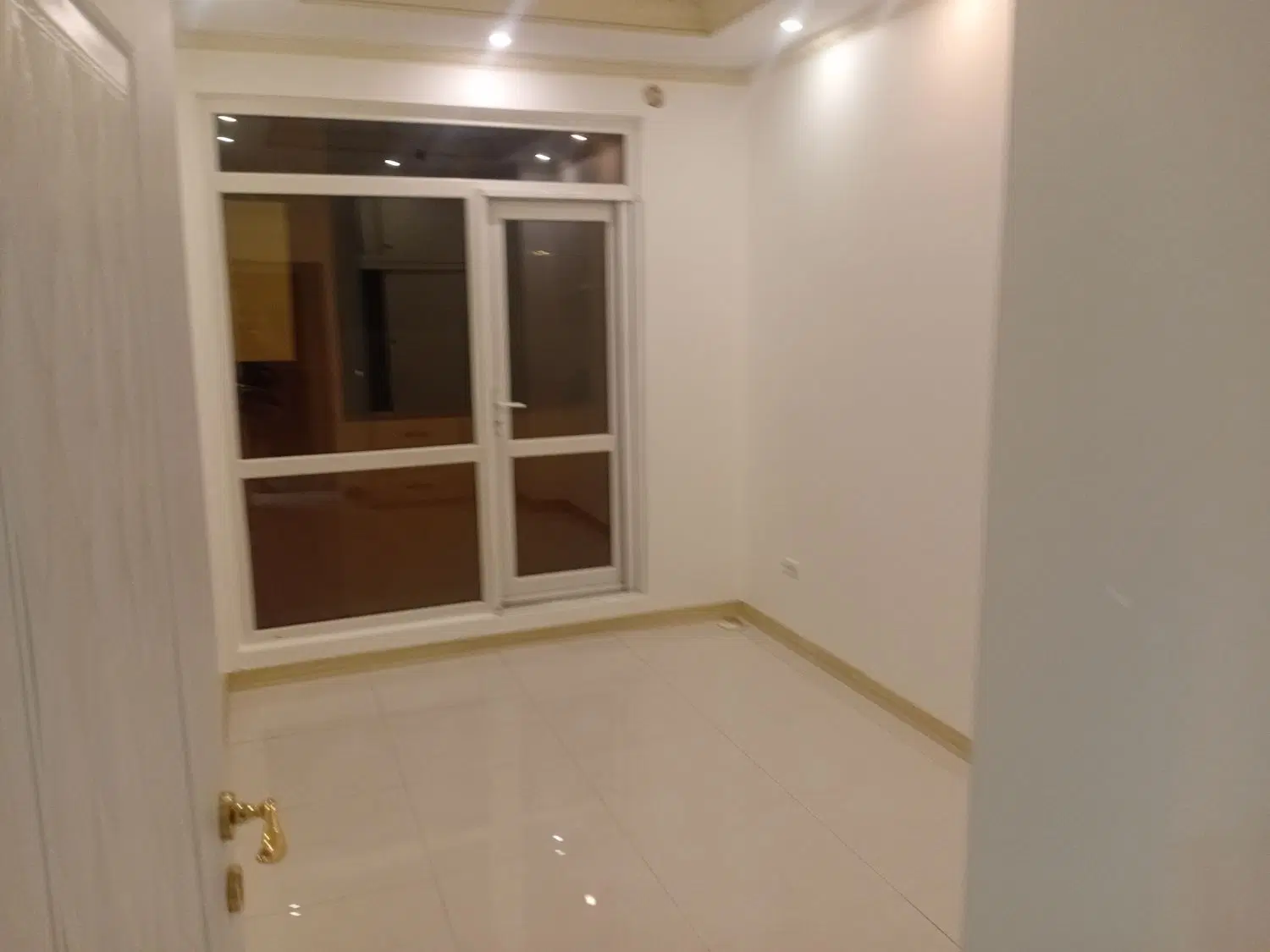 ۱۳۰ متری ۳ خواب طبقه ۳  فردوس شرق