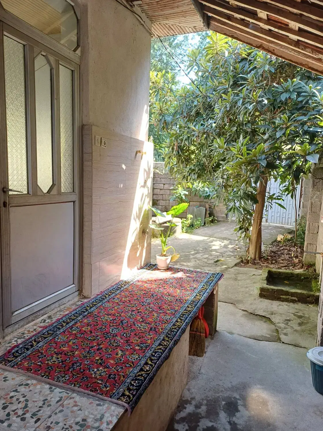فروش زمین با واحد مسکونی کوی استادان