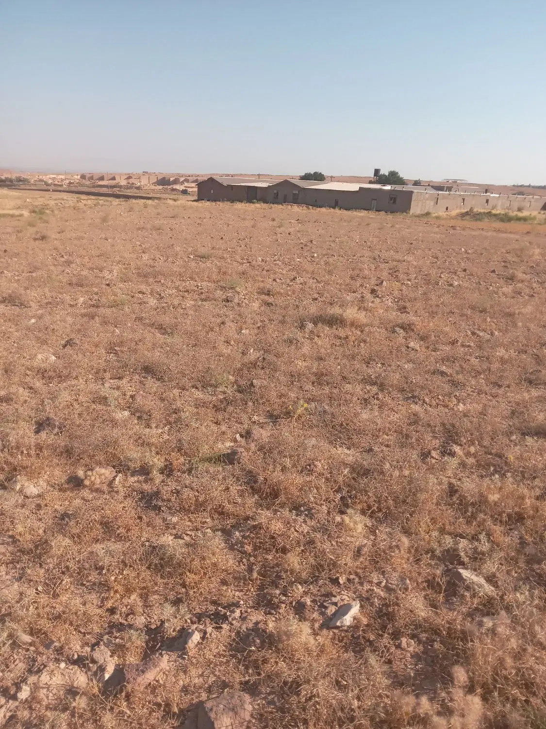 زمین کارخانه ای به مقدار ۸من محلی به متر۱۲۳۷ متر