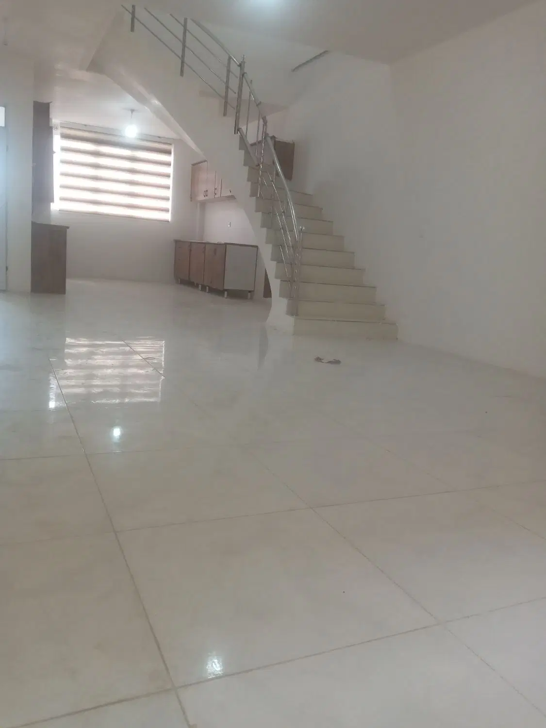 حیاط اجاره ای تمام رهن