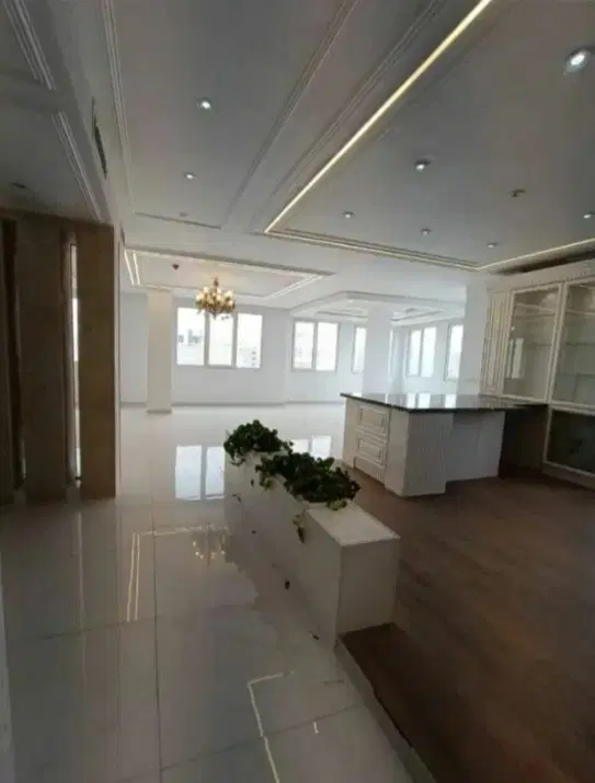 فروش آپارتمان ۱۹۰ متر تک‌واحدی  غرق در نور