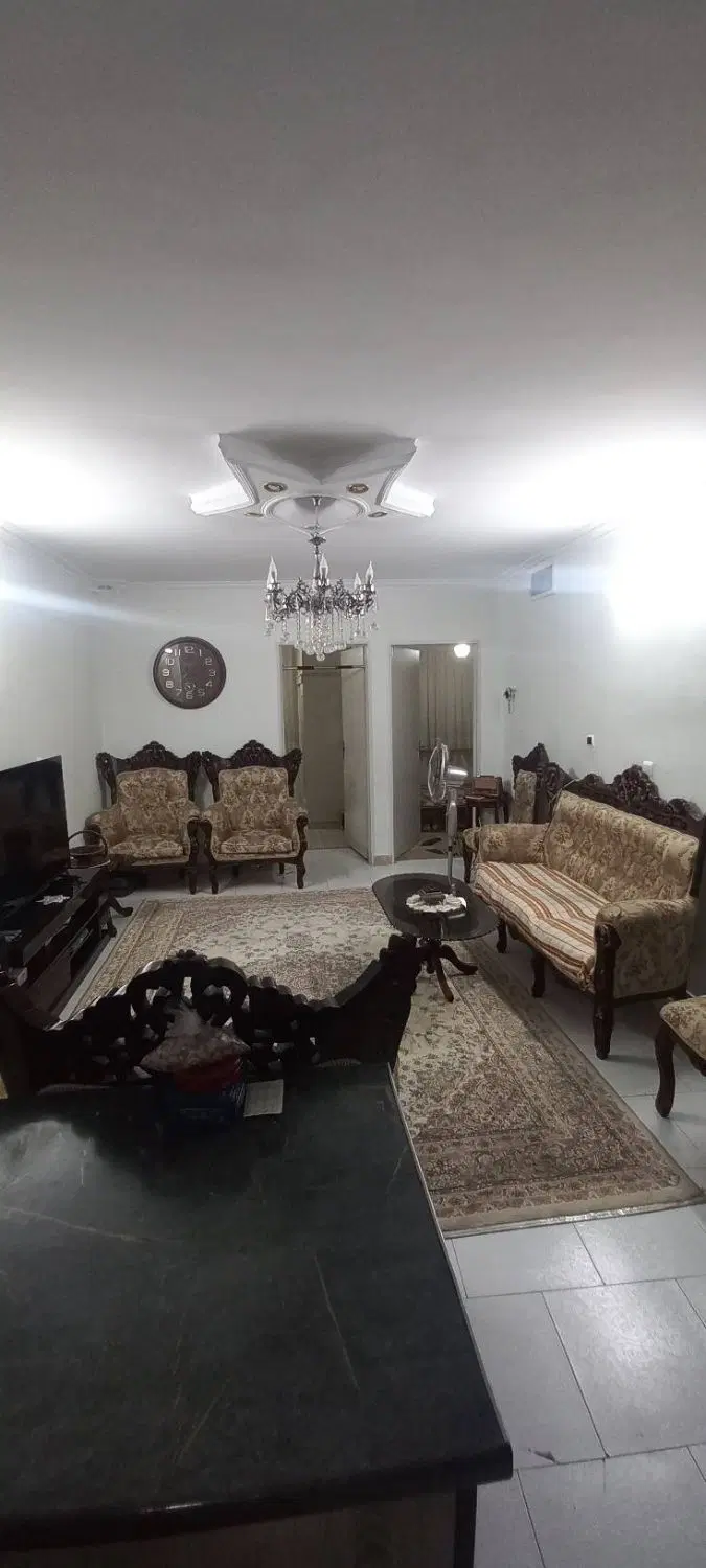 خیابان جیحون  60 متر  دو خواب