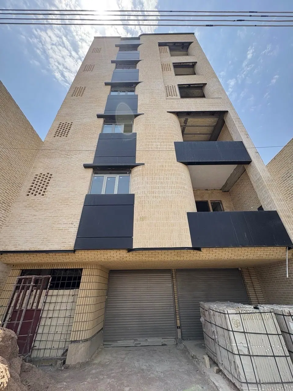 فروش آپارتمان نوساز در آزادشهر