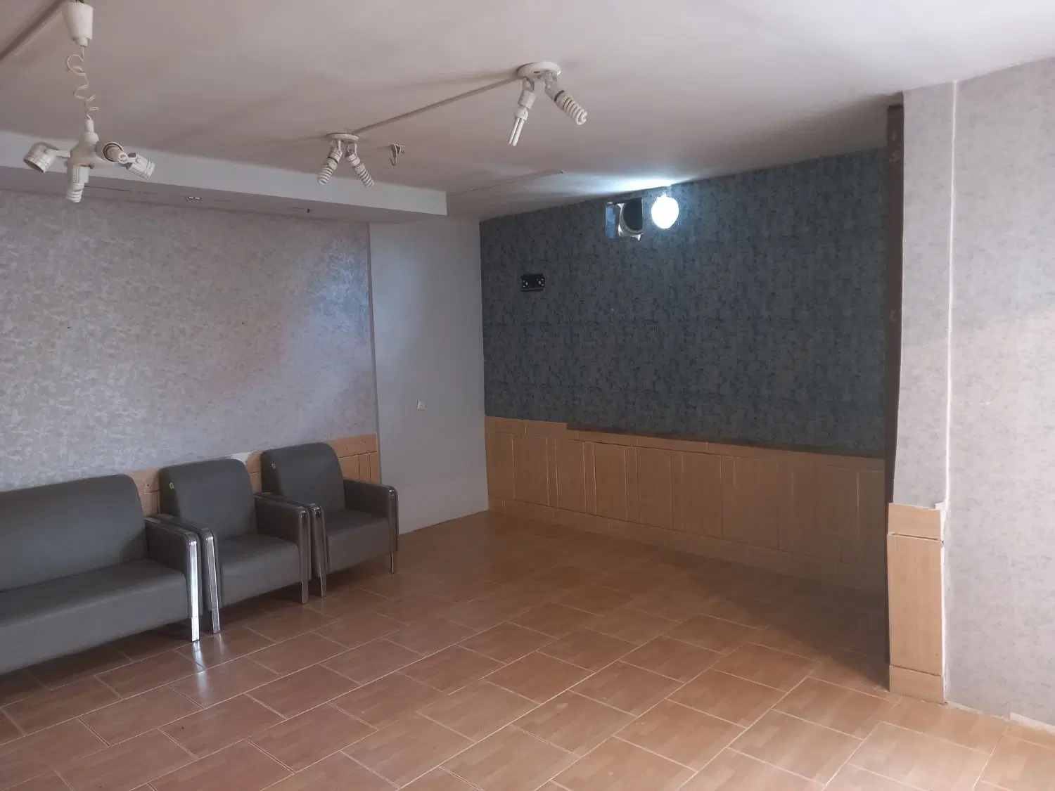 اجاره یکخواب۷۰ متر برخیابان شریعتی طبقه اول دربست