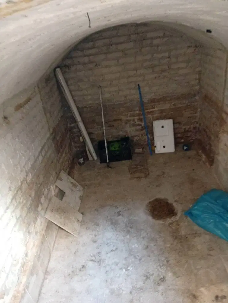 خانه کلنگی ۴۳ متری اتابک