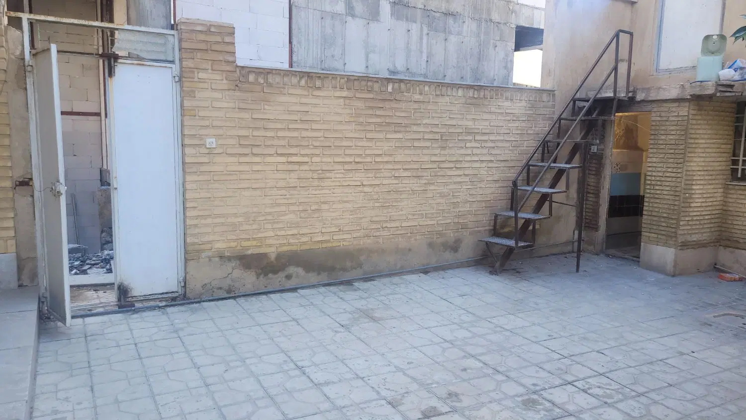 گلنگی ۲ طبقه بلوار چهل مقام شمالی