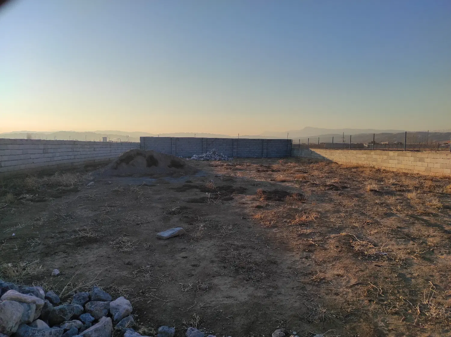 قطعه زمین حصار معدن یولی اسپیران