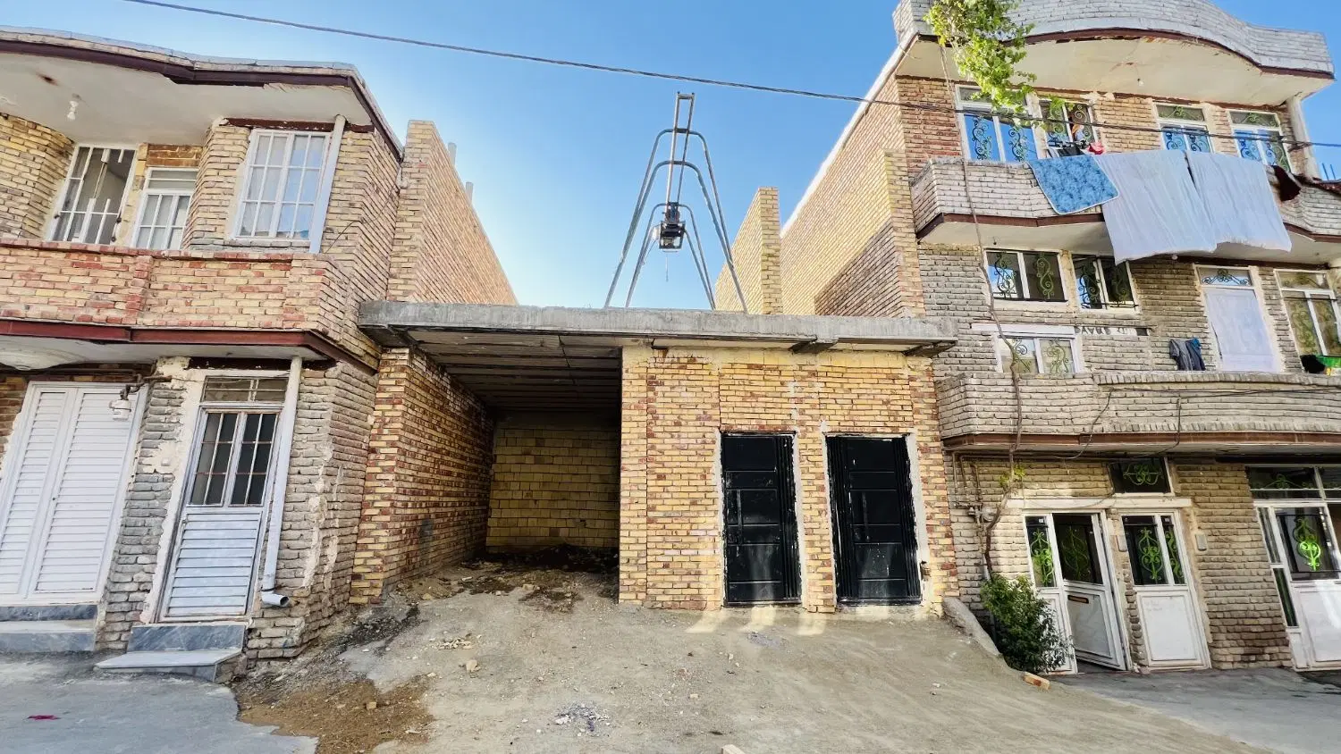 ساختمان خوب روی دوطبقه نیمه کاره زیباشهر