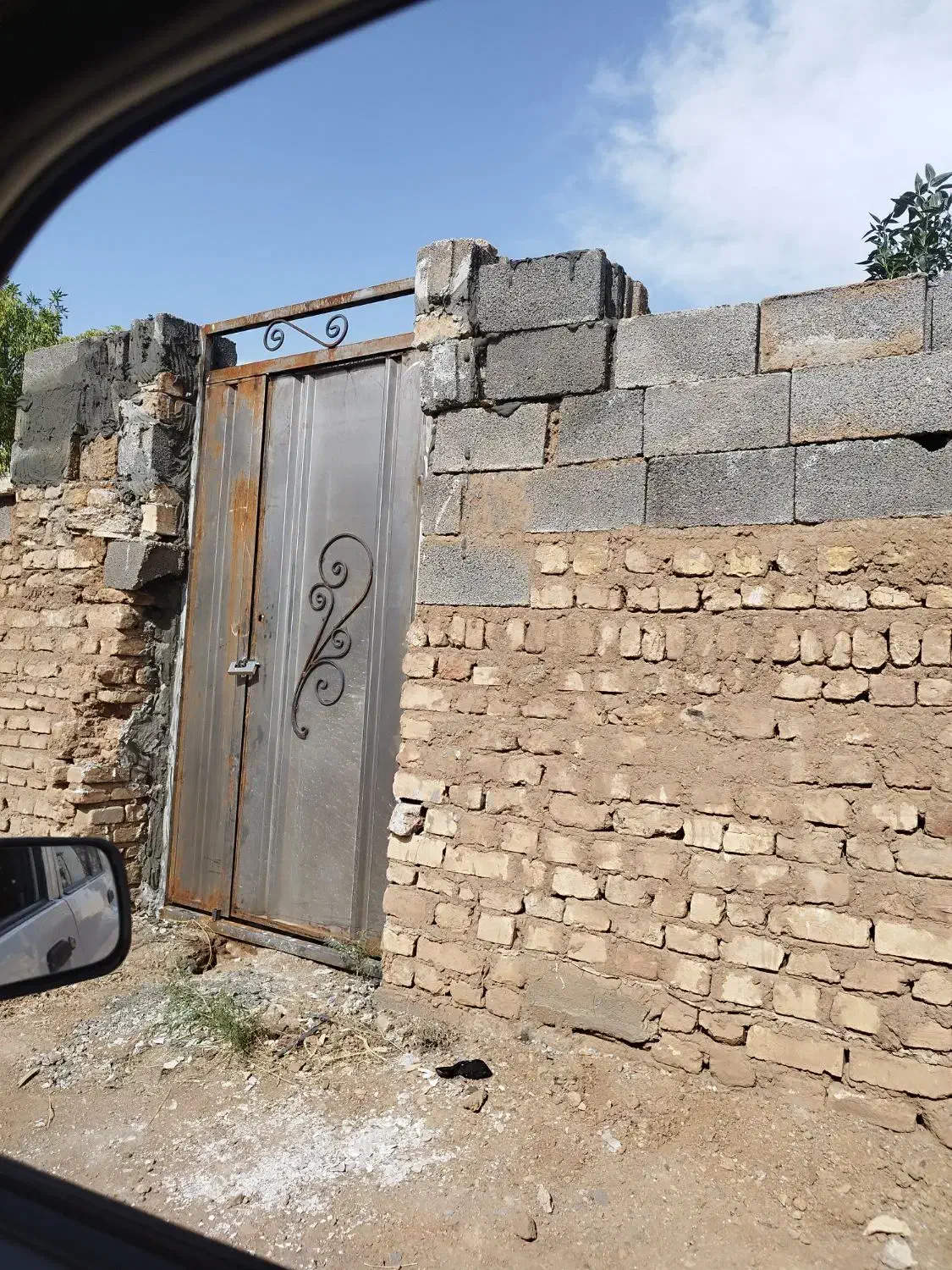 زمین مسکونی چهاردیواری قابل ساخت