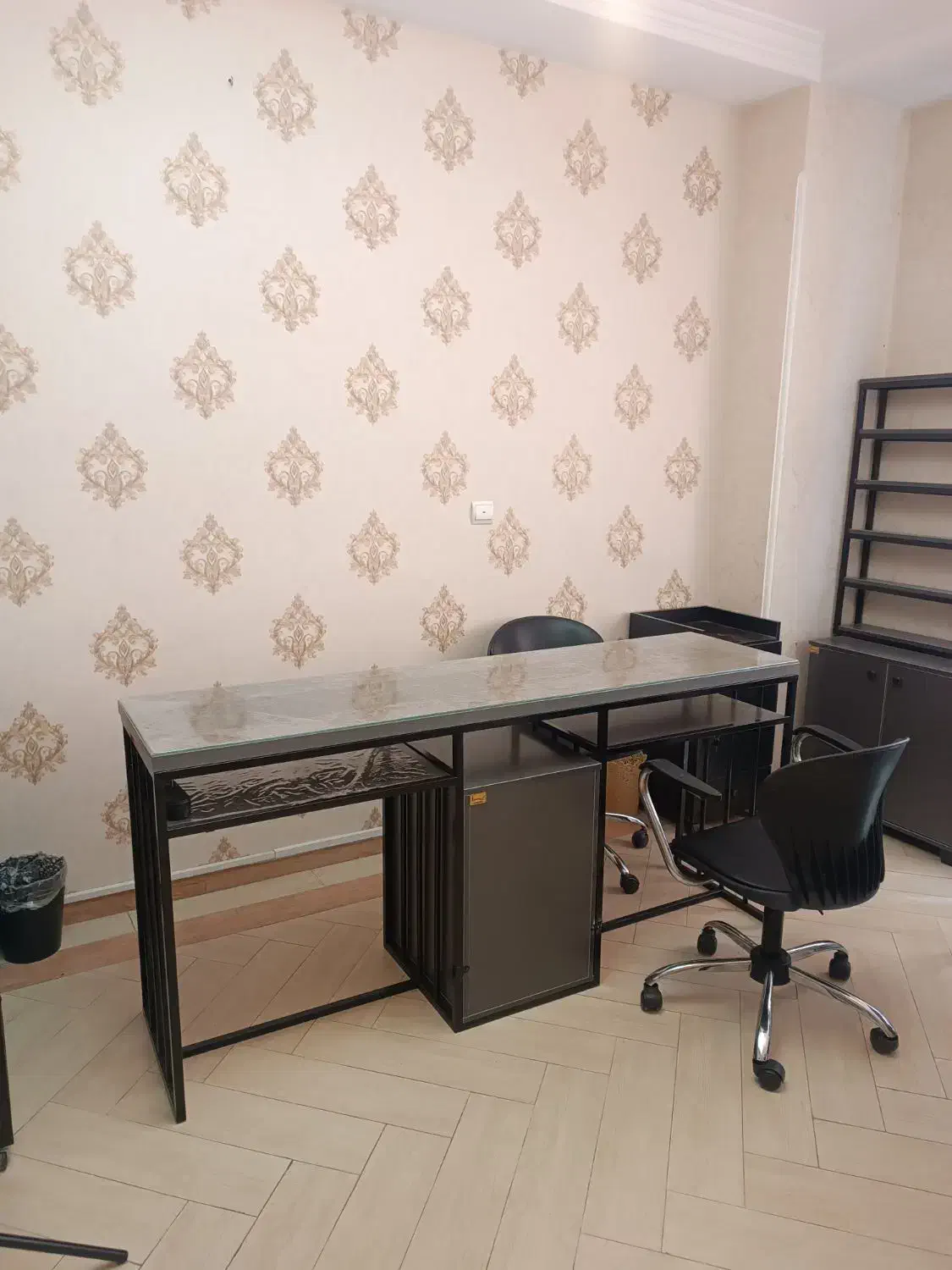 اجاره میز ناخن یا درصدی