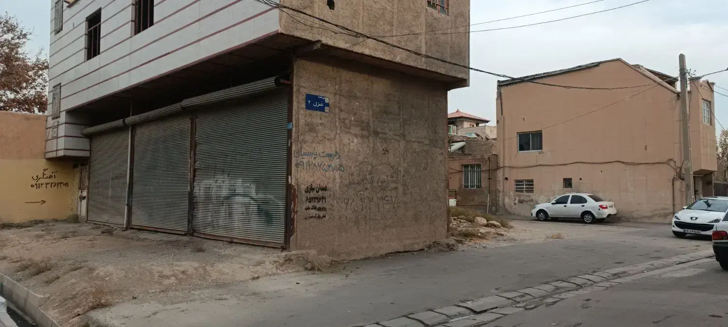 زمین خادم اباد باغستان