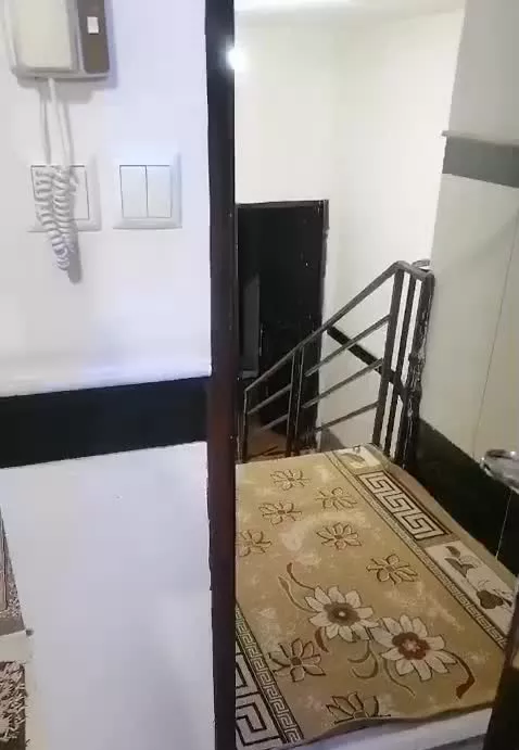 فروش یک واحد از ساختمان سه طبقه