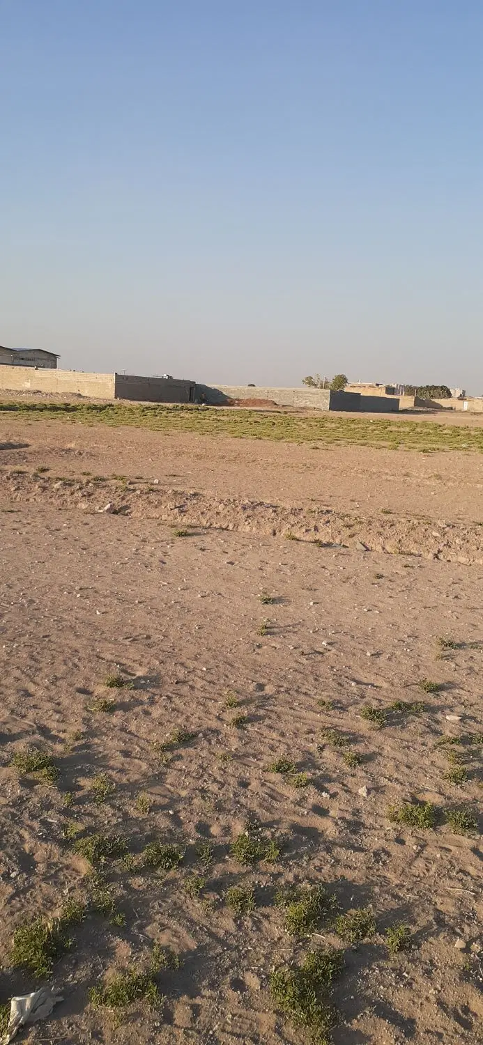 زمین ۱۴۰ متری