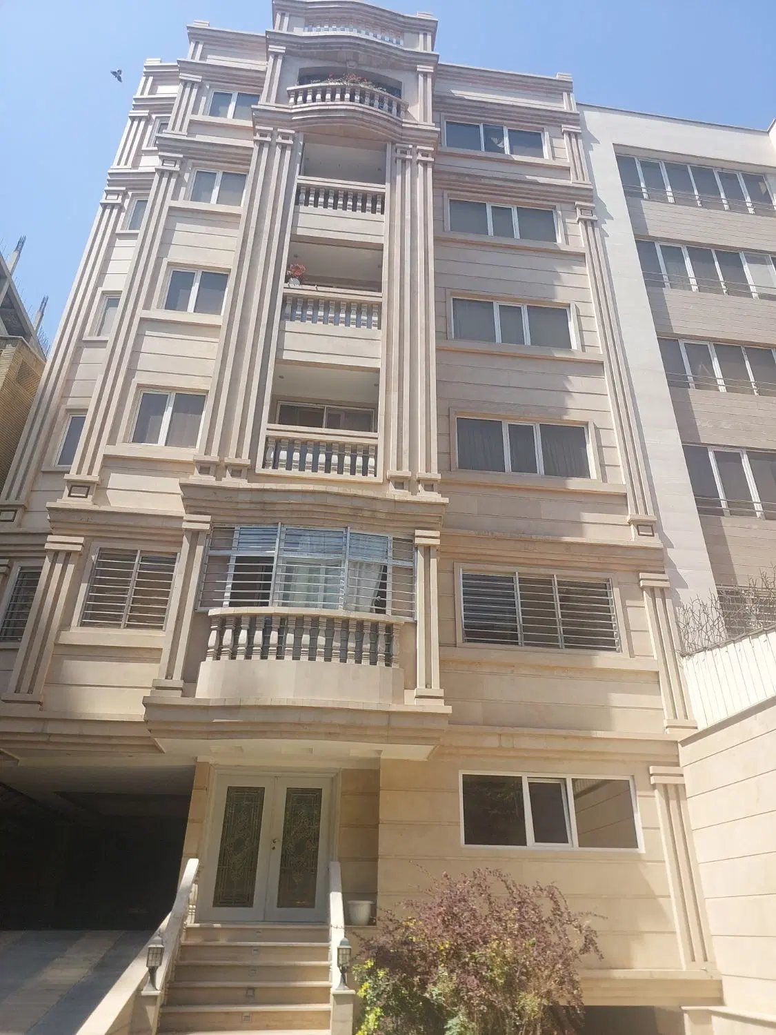 ۱۲۵متر ساختمان اعیانی