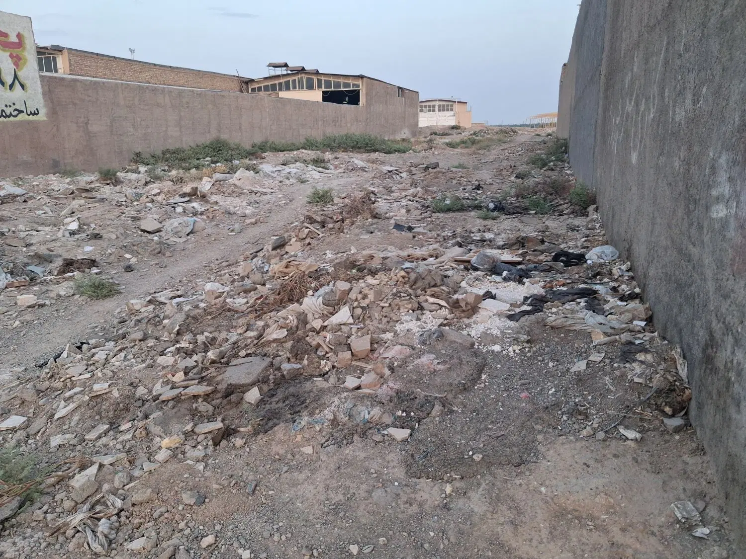 زمین صنعتی و کارگاهی جادد کو سفید