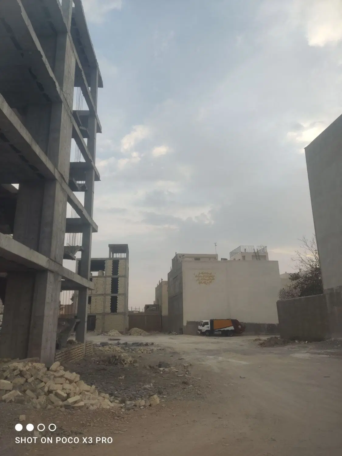 زمین مسکونی با پروانه ساخت