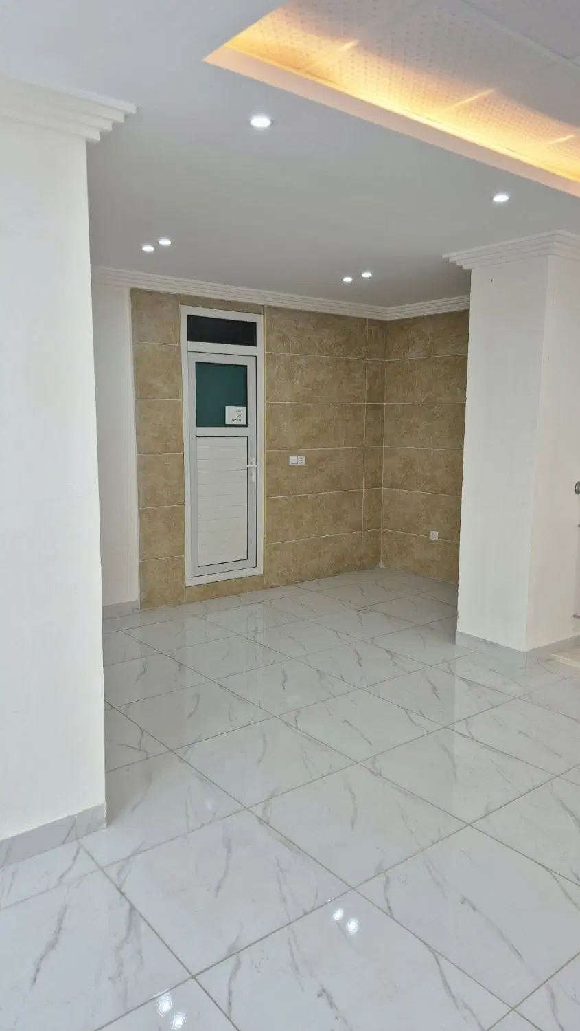 اجاره مغازه به متراژ 80متر دارای 65متر نیم طبقه