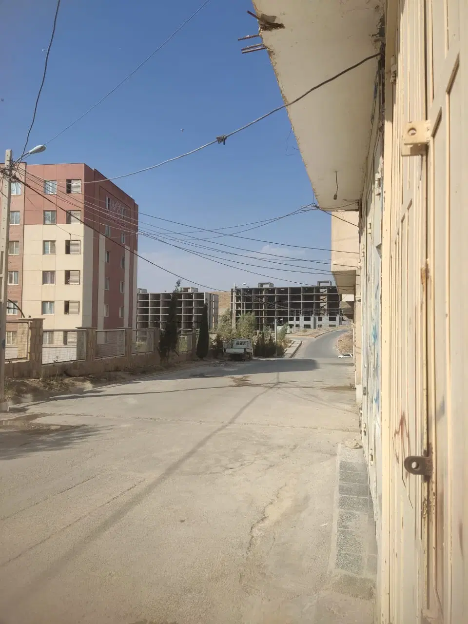 مغازه پنجاه متری بر روی نشاط سلطان آباد
