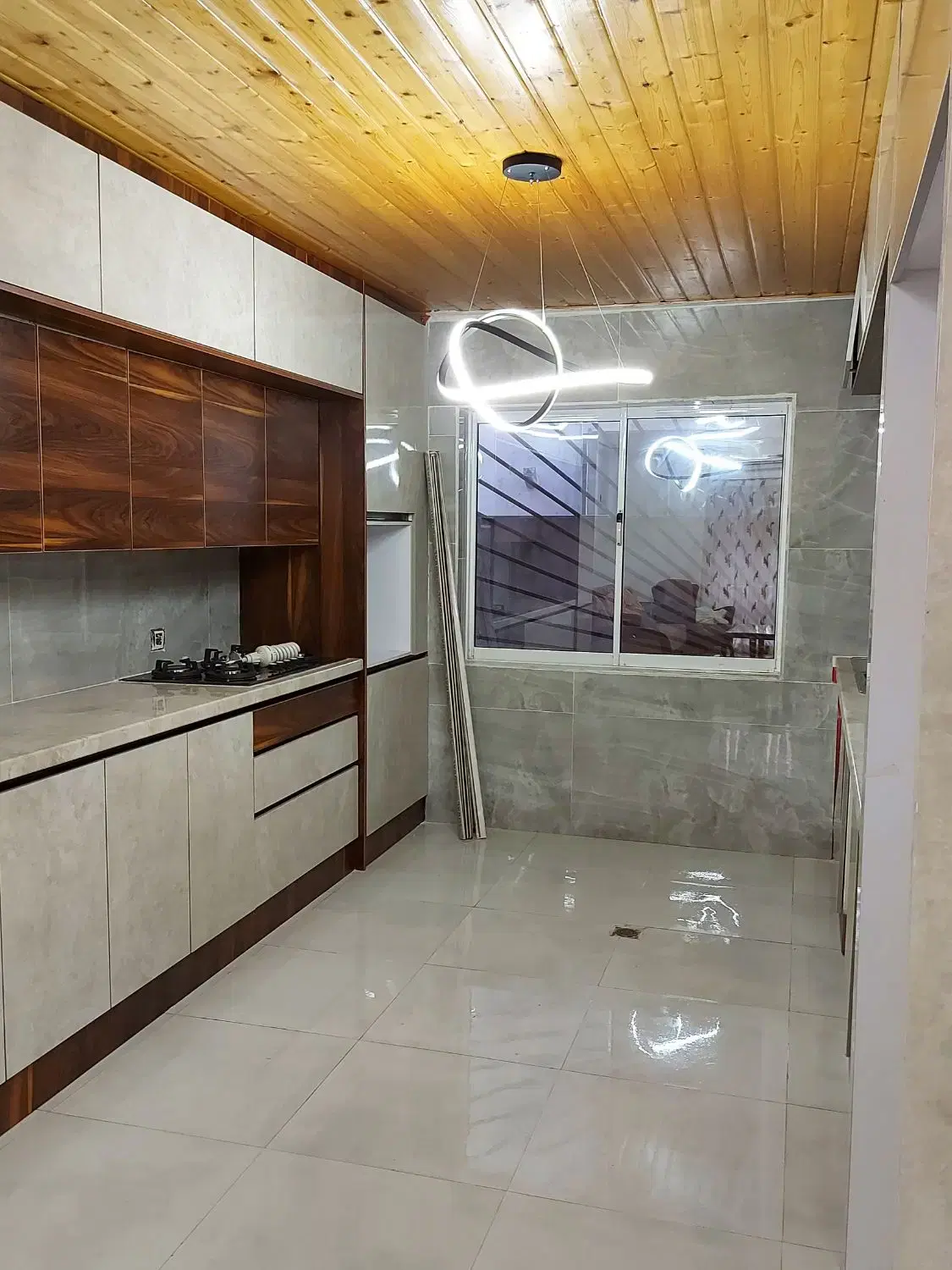 ۲۴۰ متر زمین ۱۷۰ بنا دوبلکس استخر دار