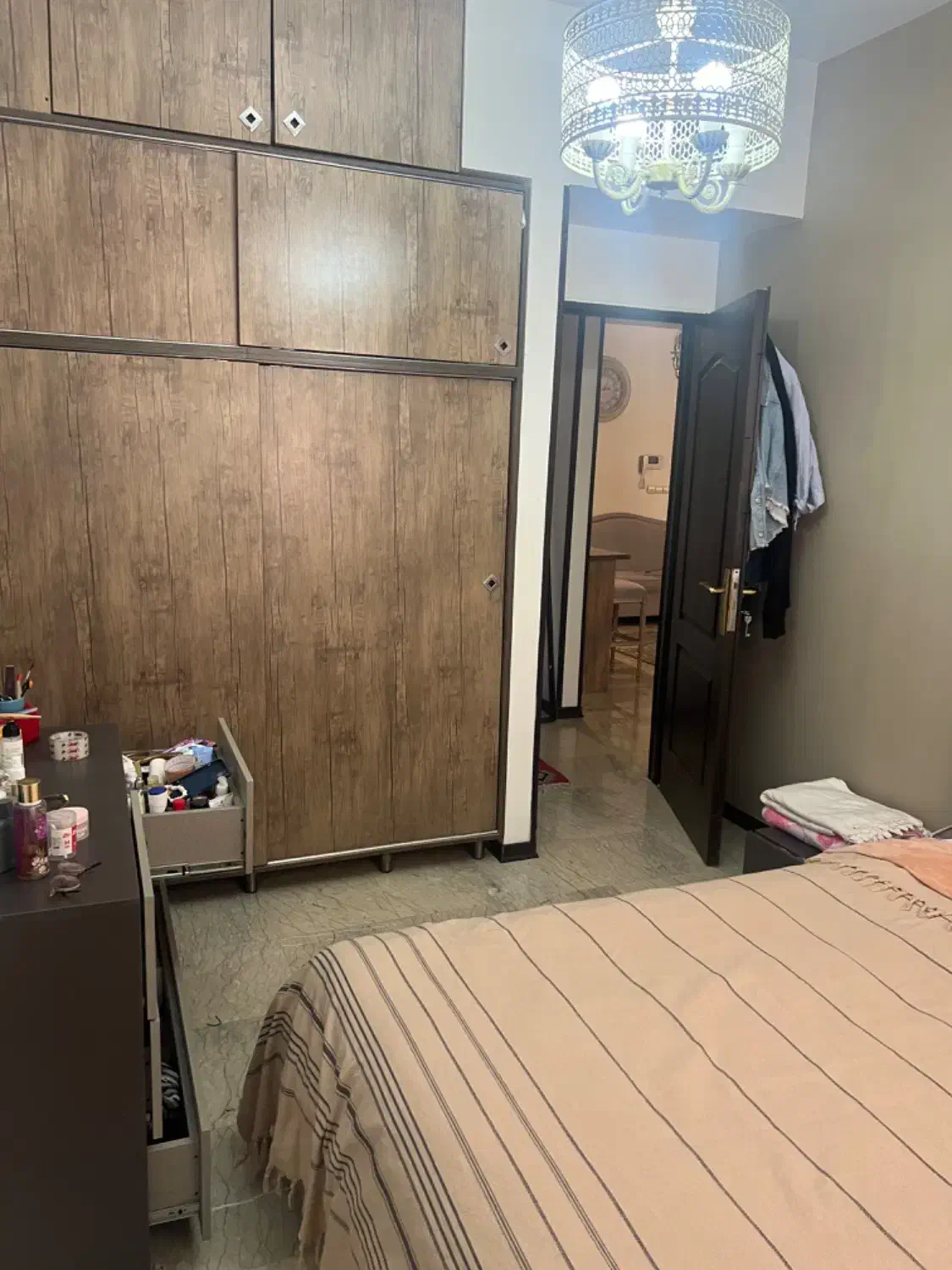 ۹۵ متر فول تیراژه باغ فیض زیبا و خوش نقشه