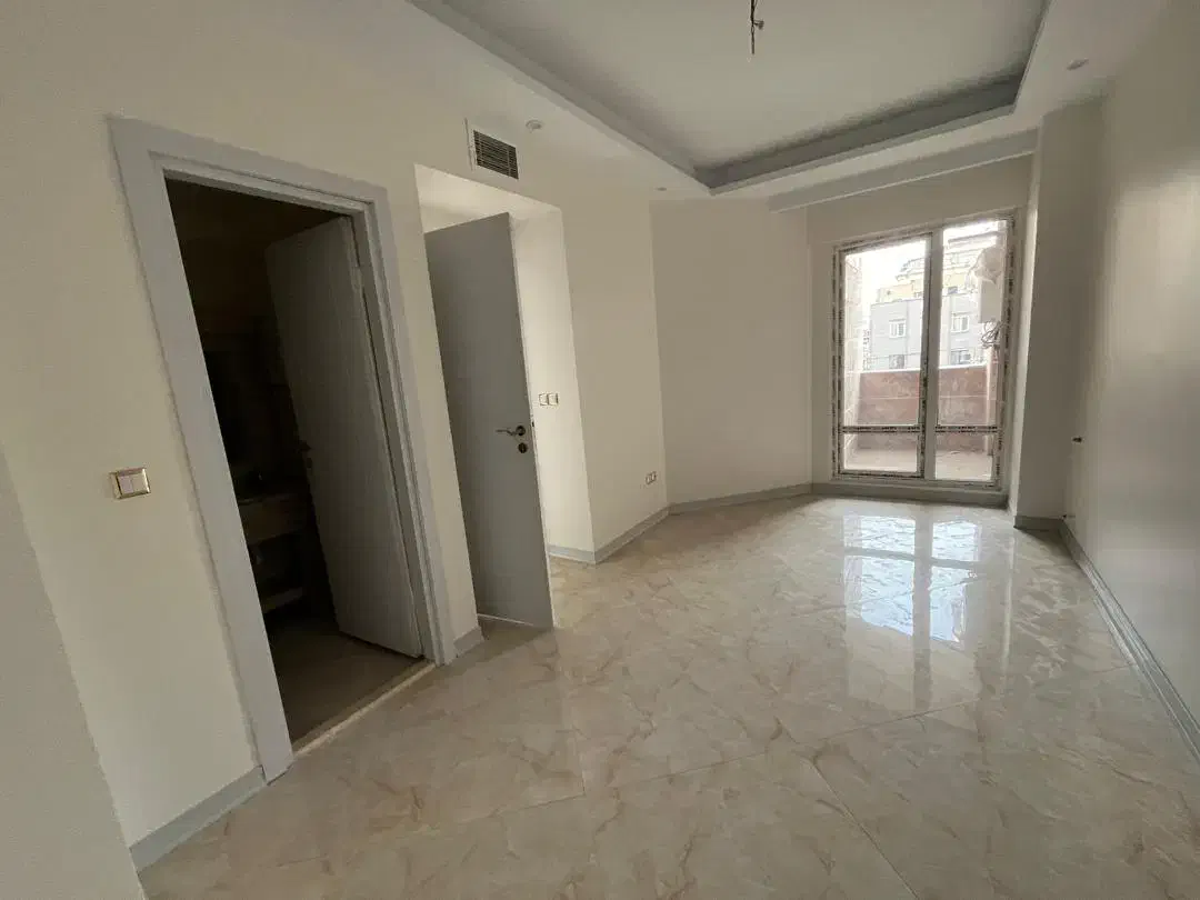 122 متر.    نوساز.  فول امکانات.  اسکندری  شمالی