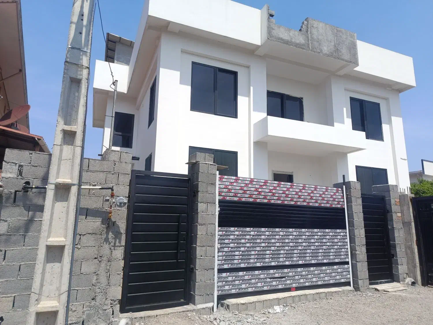 پیش فروش یک واحد اپارتمان در رویان